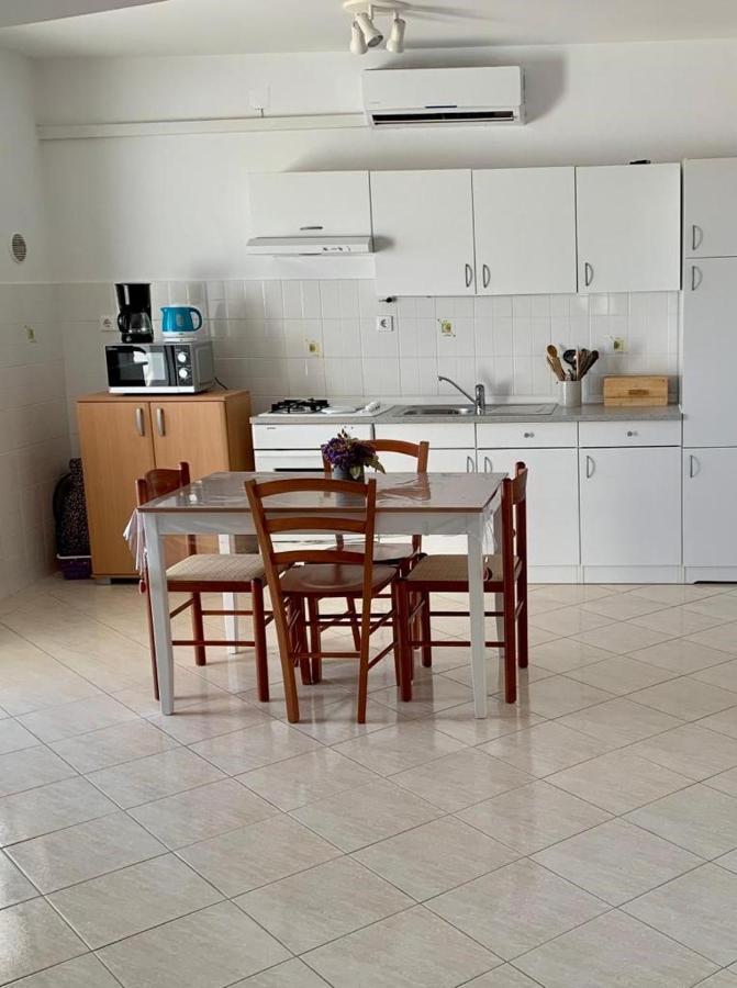 Francis Appartements Pakoštane Exteriör bild