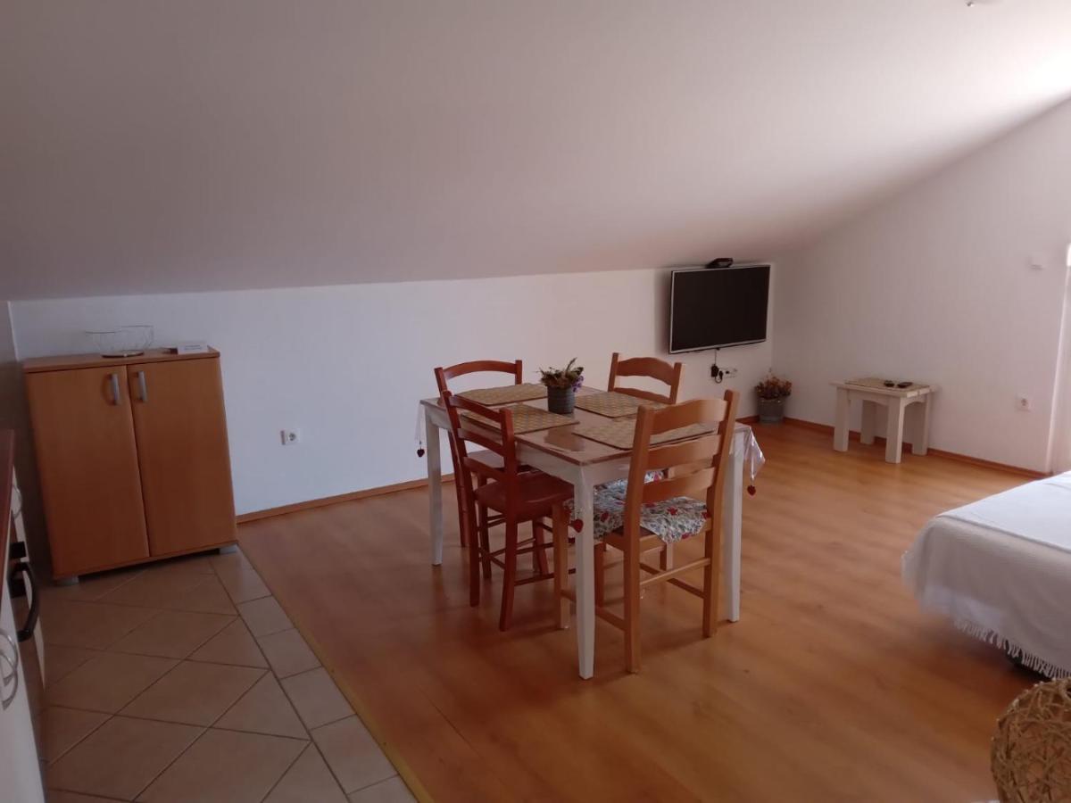 Francis Appartements Pakoštane Exteriör bild